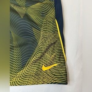 NIKE Shorts Boys Large Athletic Knee Length Basketball Activewear Athleisure